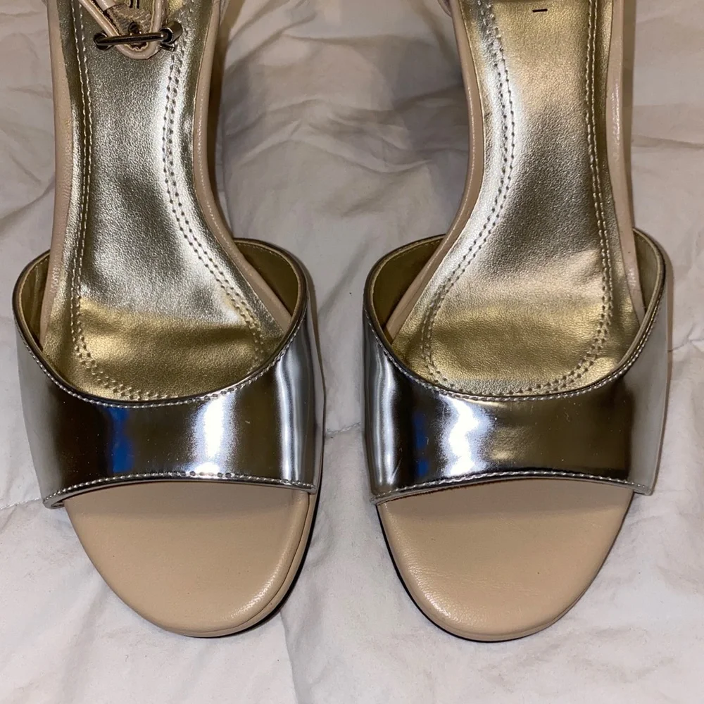 Women’s Tahari dressy , formal , pumps, heels size 5.5M